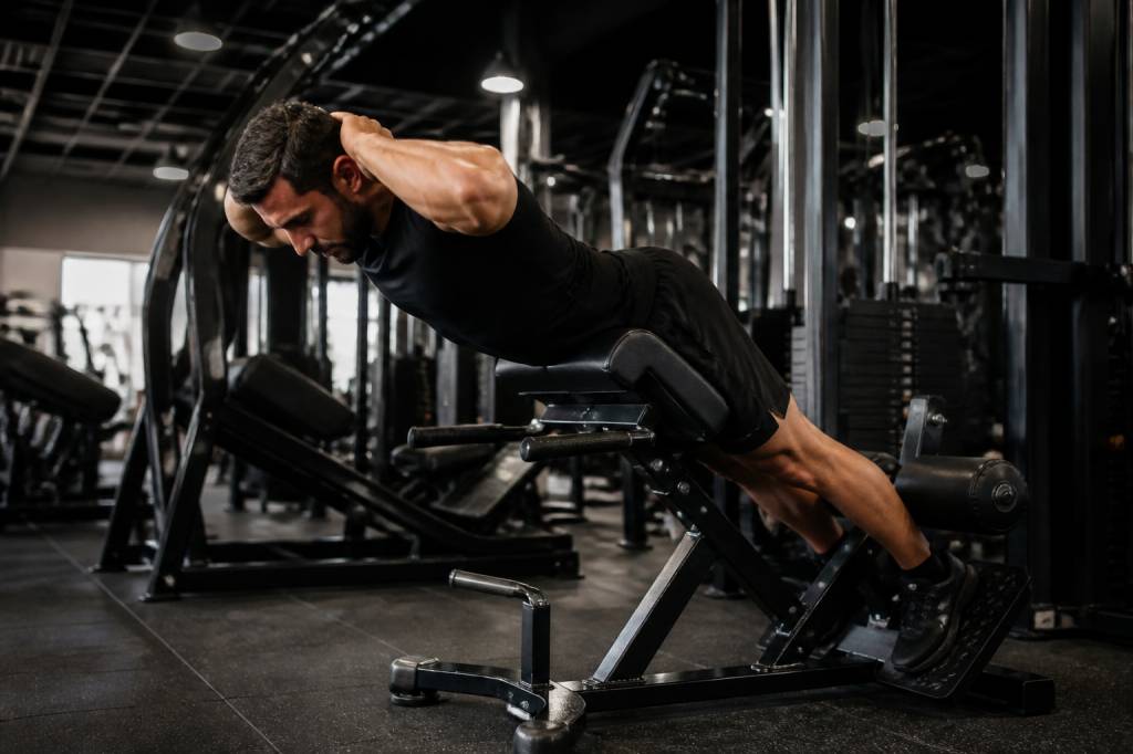 Back extensions : bienfaits, exécution et erreurs à éviter